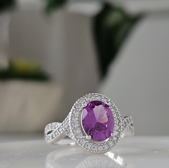 Oval Purple Amethyst Gemstone ring, 925 Sterling Silver - Picture 6 of 8